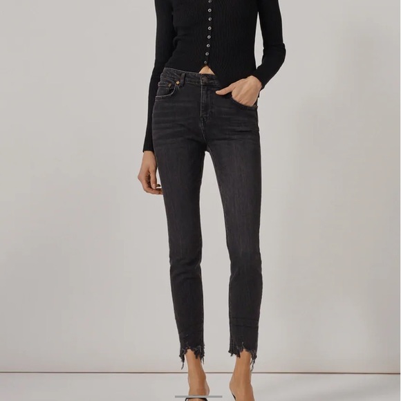 Zara Denim - Zara The Skinny Signature Denim Jeans